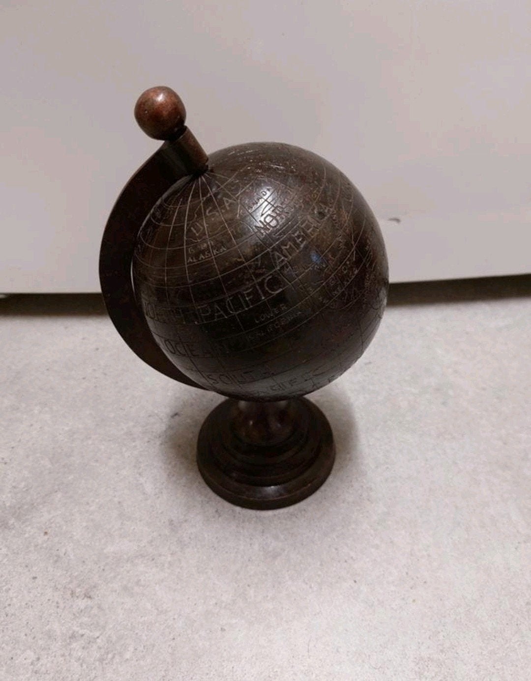 Fennando Atlas globe wereldbol messing brons ?
Mooie werelbo, Ophalen of Verzenden, Gebruikt, Metaal