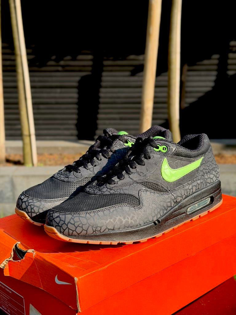 Nike Air Max 1 ‘Hufquake’ maat 46 DS in OG box, Kleding | Heren, Schoenen, Ophalen of Verzenden, Nieuw, Overige kleuren