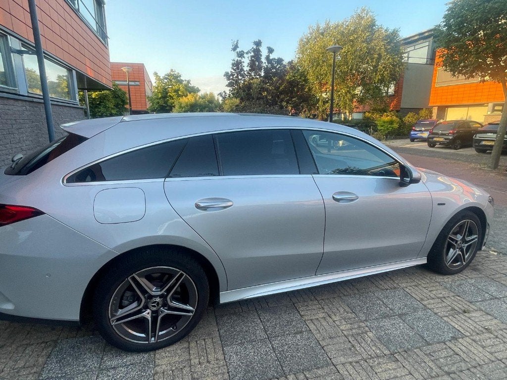 Mercedes-Benz CLA 250 e 218pk 8G-DCT 2021 Grijs, Auto's, Leder en Stof, Stationwagon, Grijs, 1600 kg