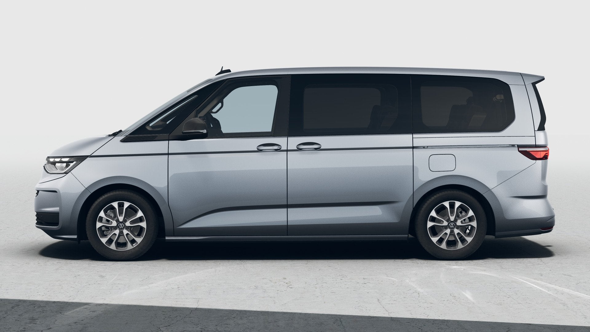 Volkswagen Multivan 1.5 eHybrid 245pk L2 Trend Edition 4Moti, Auto's, Automaat, 12 maanden, Stof, 1498 cc