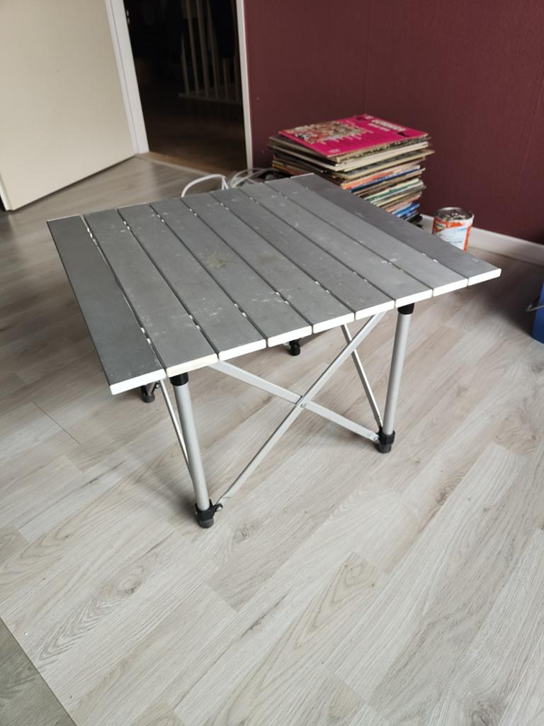 Lichtgewicht aluminium campingtafeltje., Caravans en Kamperen, Ophalen of Verzenden