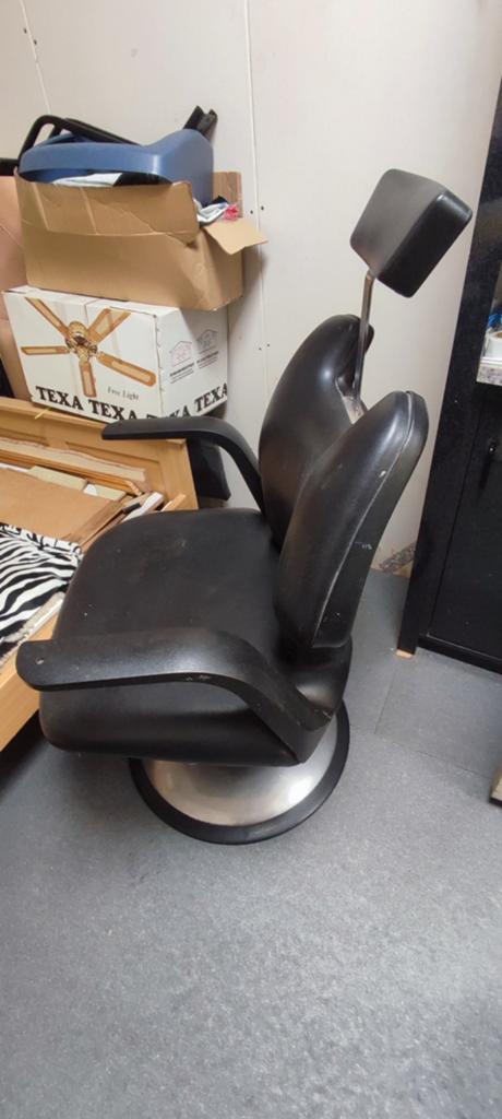 Maletti Kapper Stoel - Zwart, Gebruikt, Ophalen, Gebruikt, Kappersstoel, Zwart