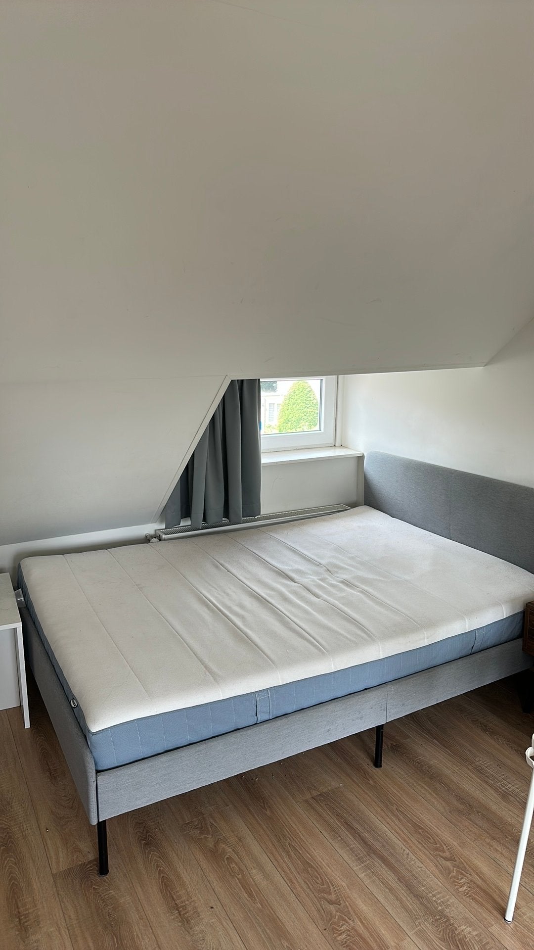 Gray Ikea bed and mattress, Tweepersoons, Slattum, 200 cm, Metaal