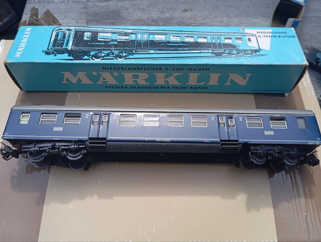 Märklin HO Rijtuig 4049 geheel van metaal met verpakking, Hobby en Vrije tijd, Modeltreinen | H0, Wisselstroom, Gebruikt, Wagon