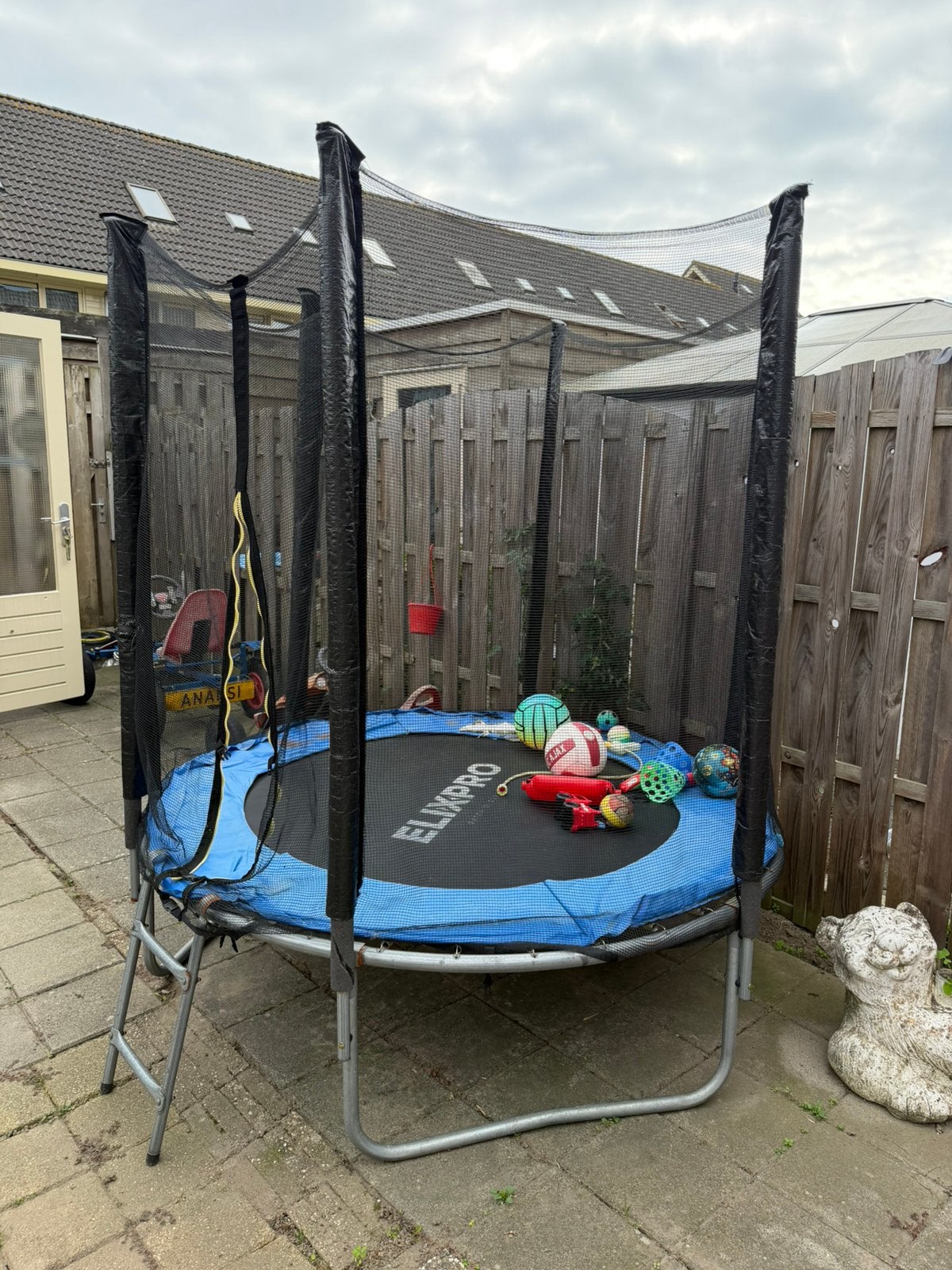 kinder trampoline