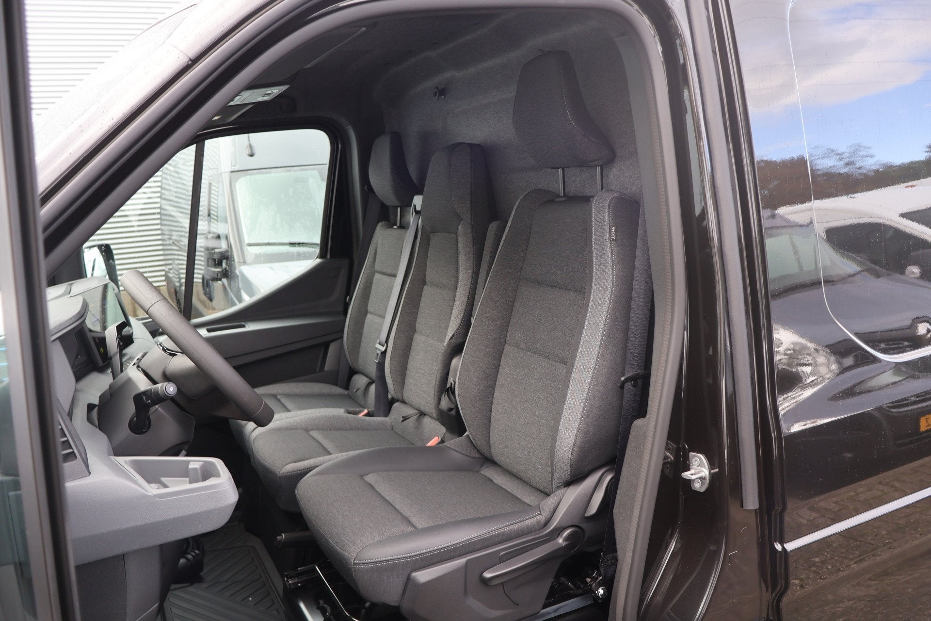 Renault Master E-Tech T35 L2H2 Extra long range 87 kWh, Auto's, Gebruikt, 143 pk, Renault, Zwart