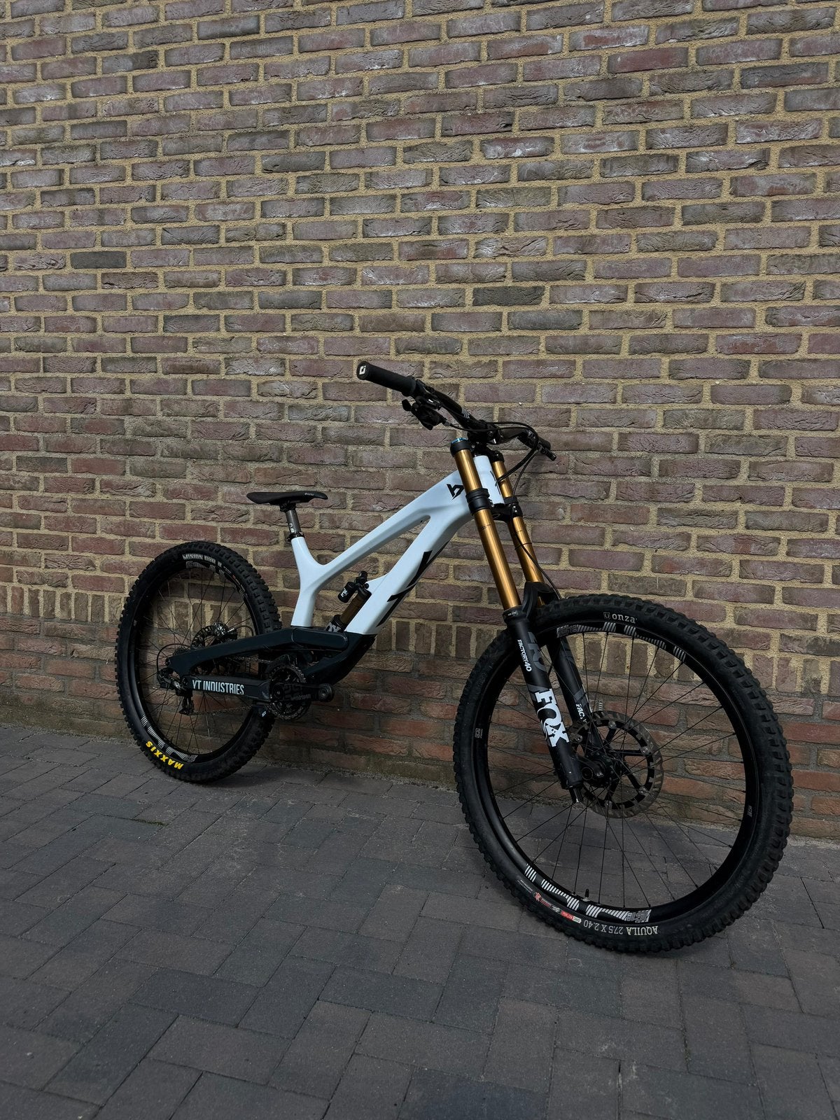 YT tues CF Pro Race XL Downhill | MT5 |, Ophalen of Verzenden, Zo goed als nieuw