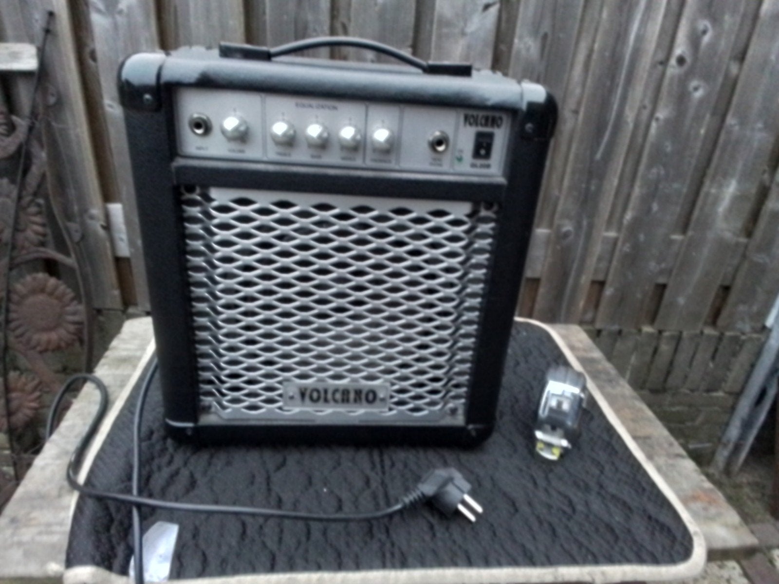 Gitaar versterker Volcano GL-20 20W, Zo goed als nieuw, Muziek en Instrumenten, Versterkers | Bas en Gitaar, Ophalen of Verzenden