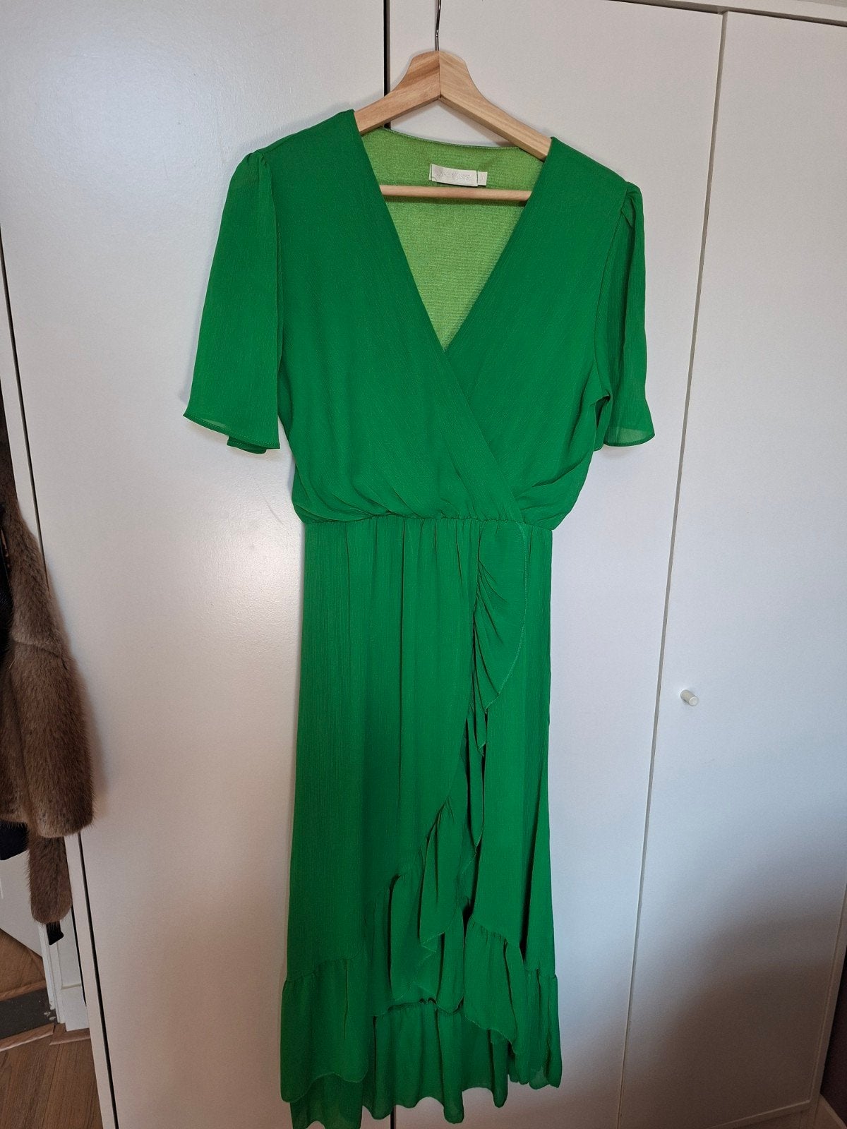 Zomerse Groene Midi Jurk Maat S, Kleding | Dames, Jurken, Ophalen of Verzenden, Zo goed als nieuw, Groen, Onder de knie