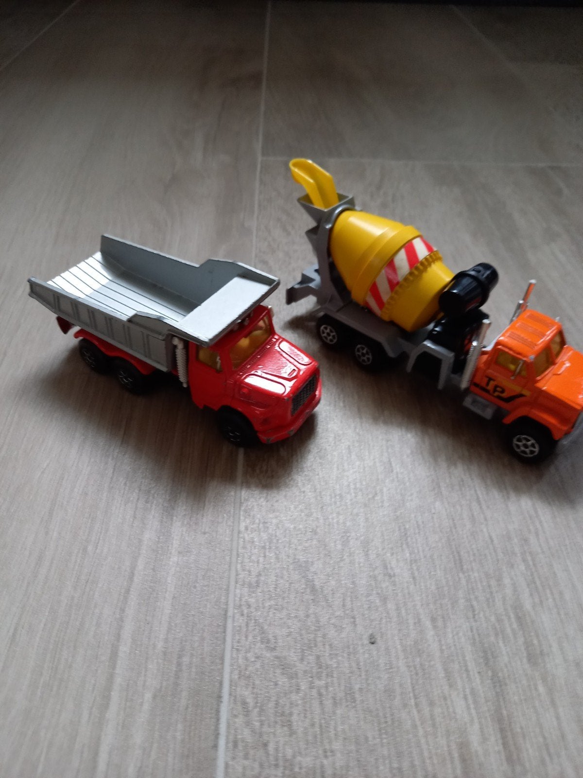 Model Vrachtwagens, Hobby en Vrije tijd, Modelauto's | 1:50, Ophalen, Gebruikt, Bus of Vrachtwagen, Majorette