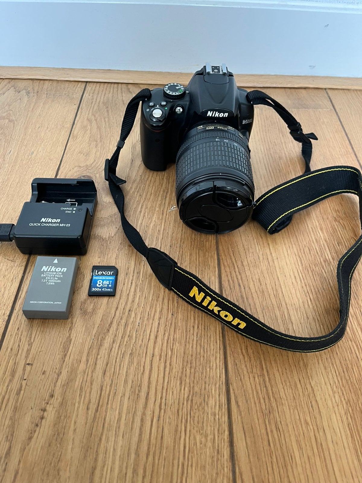 Nikon D5000 spiegelreflexcamera + 18-105mm lens, Audio, Tv en Foto, Ophalen, Zo goed als nieuw, Nikon