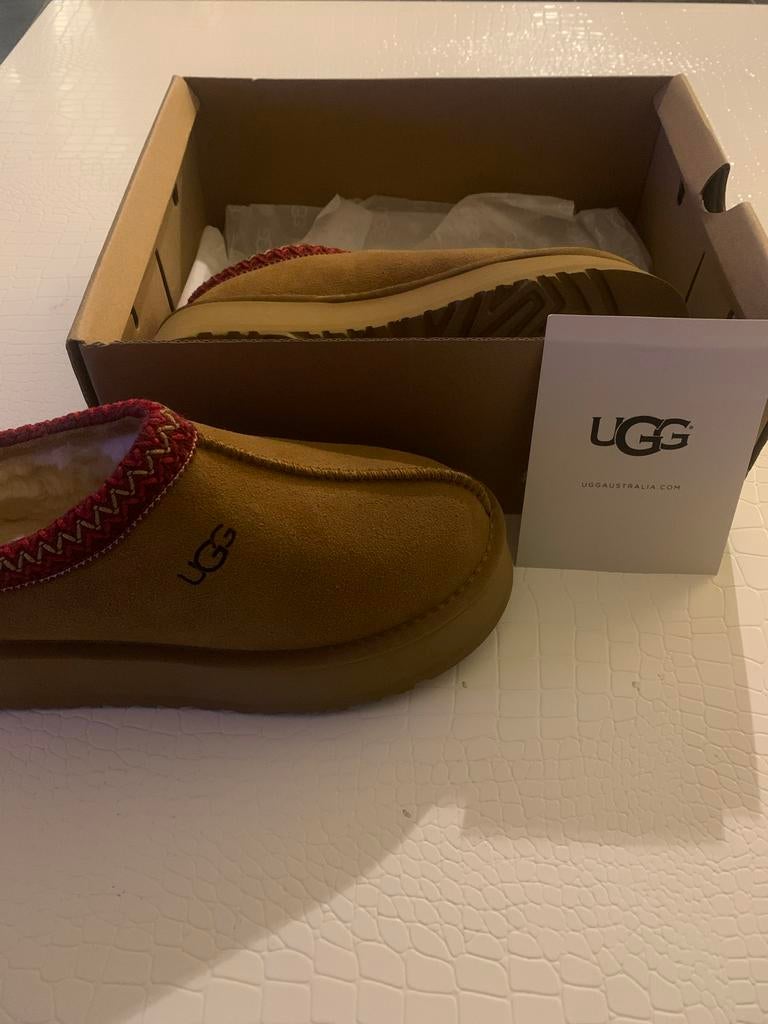 Ugg Tasman pantoffels, Bruin, Nieuw, Ophalen of Verzenden, Pantoffels of Sloffen