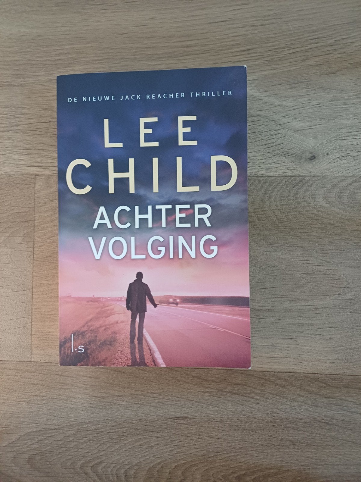 Lee Child - Achtervolging (Jack Reacher thriller), Boeken, Ophalen of Verzenden, Zo goed als nieuw, Lee Child, Europa overig