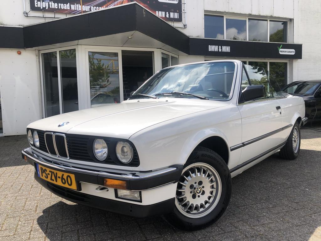 BMW 3-serie 325i E30 Cabriolet - volledig gerestaureerd en N, Automaat, Achterwielaandrijving, Zwart, 2494 cc