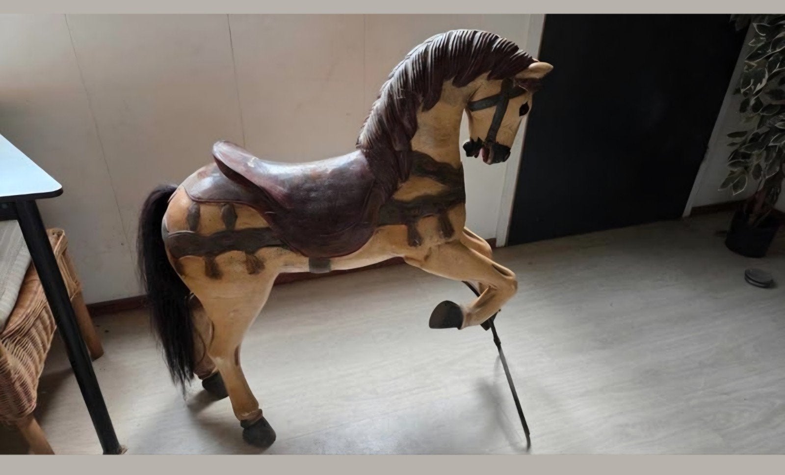 Antiek houten hobbelpaard - Kleine beschadiging,, Antiek en Kunst, Ophalen