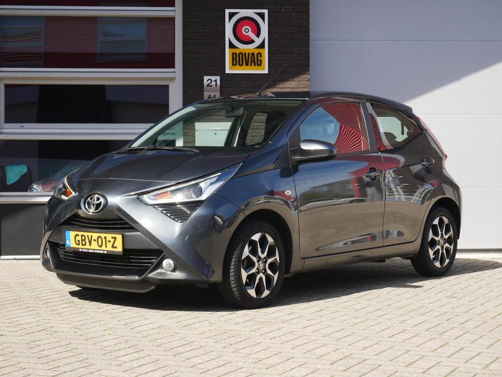 Toyota Aygo 1.0 VVT-i x-joy Carplay| Cruise| Camera| 10J FAB, Voorwielaandrijving, Start-stop-systeem, Gebruikt, Euro 6