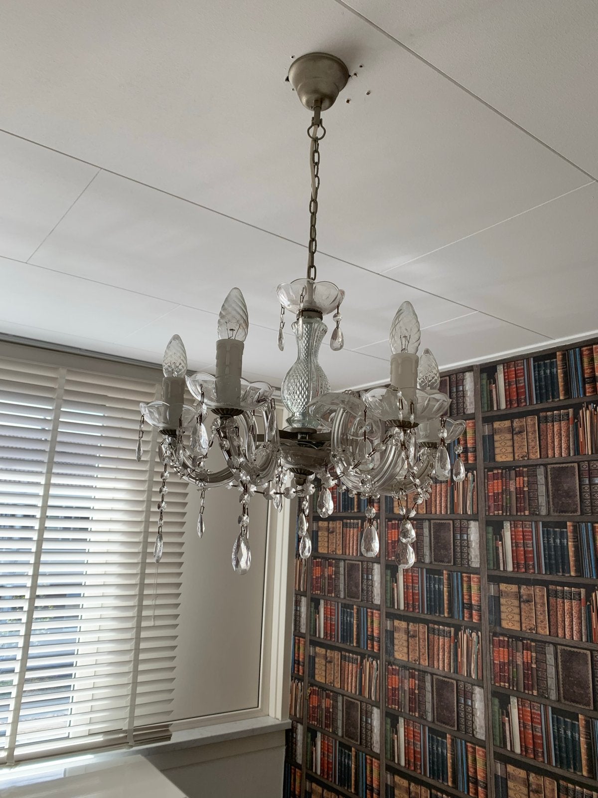 Zilverkleurige kroonluchter met transparant kunststof, Ophalen of Verzenden, Zo goed als nieuw, Kunststof, E14 (klein)