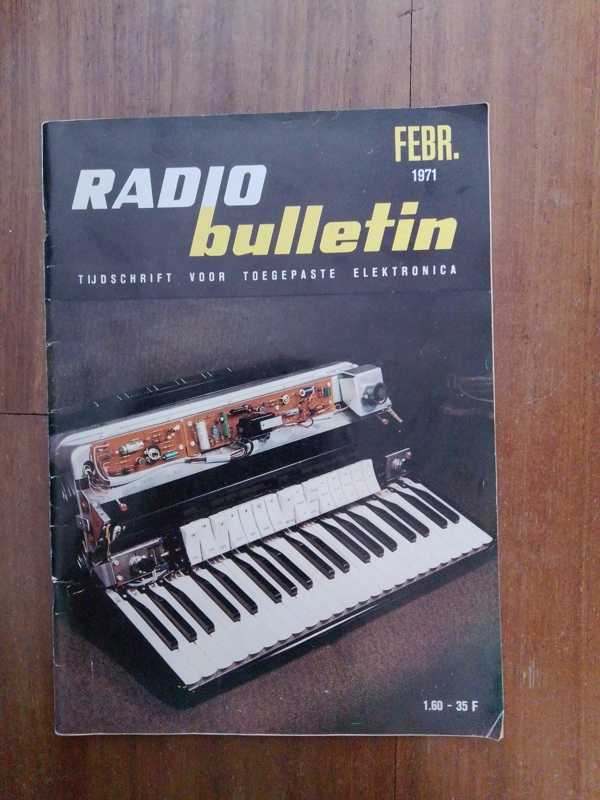 Enkel Radio Bulletin feb 1971, Ophalen of Verzenden, Gelezen, Muziek, Film of Tv