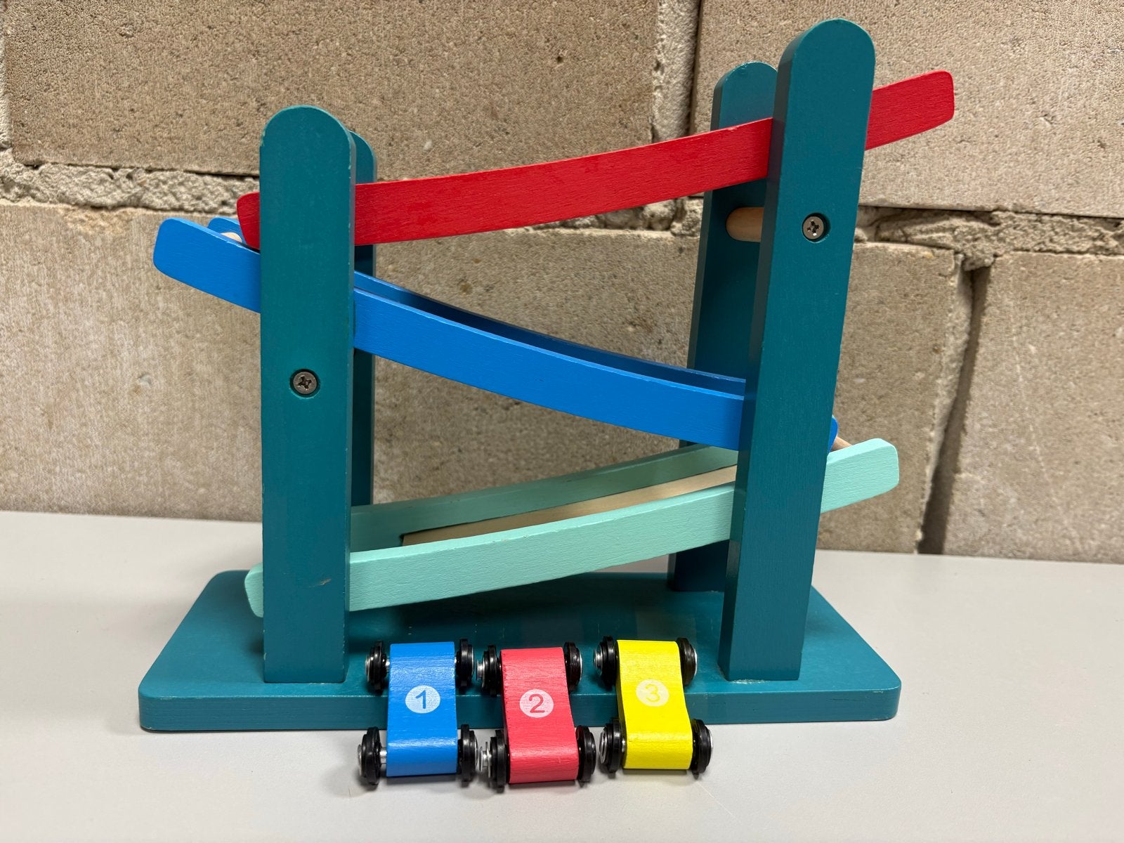 Houten autobaan met 3 autootjes, Ophalen, Zo goed als nieuw