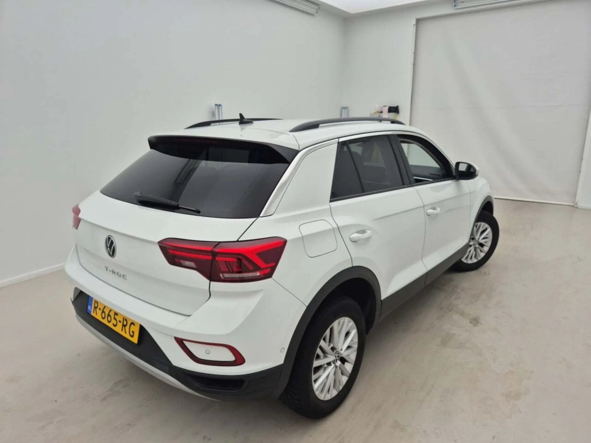 Volkswagen T-Roc 1.0 TSI Life 110 PK| (bj 2022), Gebruikt, Wit, Bedrijf, SUV of Terreinwagen