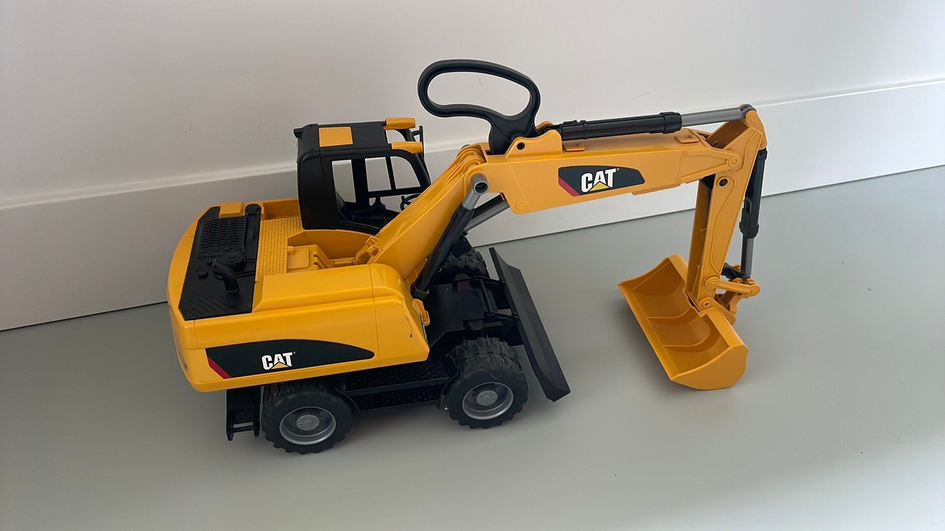 Bruder Caterpillar happer, Ophalen, Zo goed als nieuw