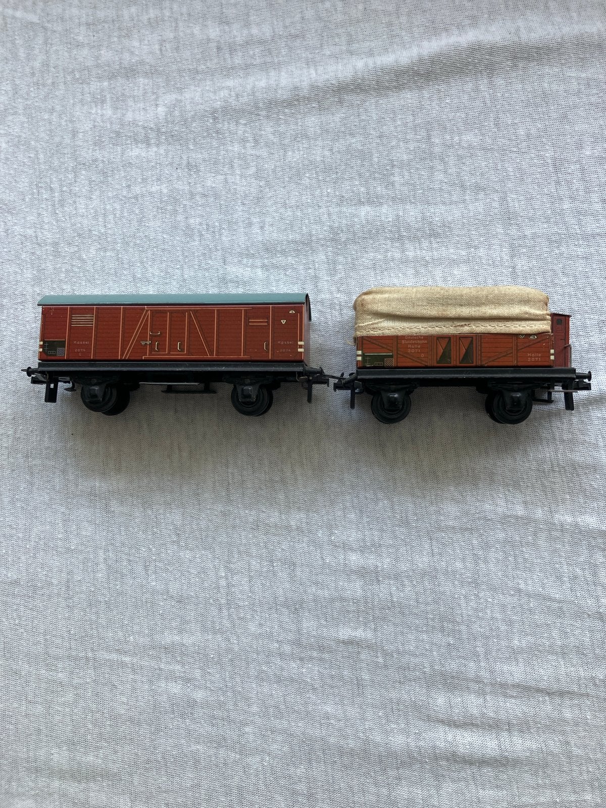 Trix Express 2 goederenwagons blikken tijdperk, Hobby en Vrije tijd, Modeltreinen | H0, Gebruikt, Gelijkstroom, Trix, Wagon