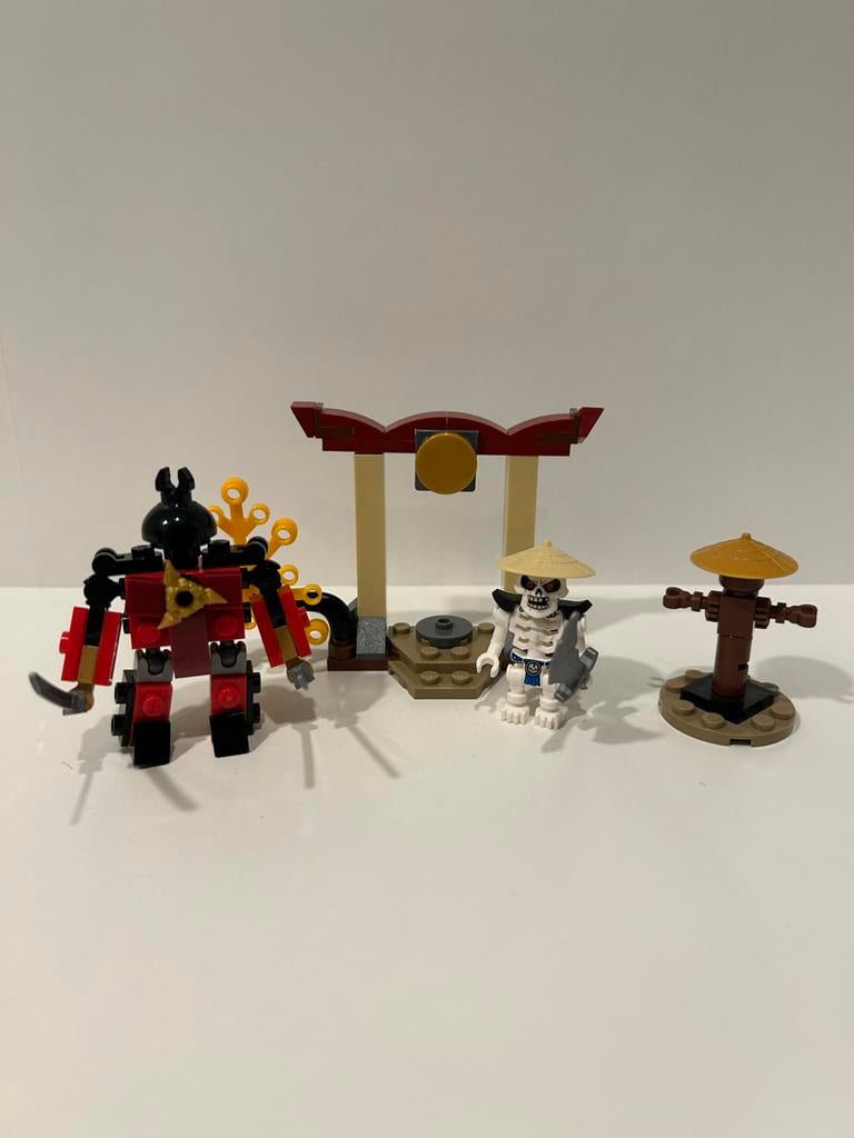 Lego Ninjago setje met minifiguur en accessoires, Kinderen en Baby's, Speelgoed | Duplo en Lego, Zo goed als nieuw, Lego, Complete set