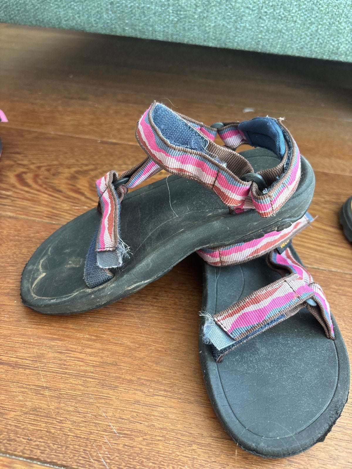 Teva sandalen met kleurrijke bandjes, Kleding | Dames, Schoenen, Overige kleuren, Gedragen, Sandalen of Muiltjes, Ophalen of Verzenden