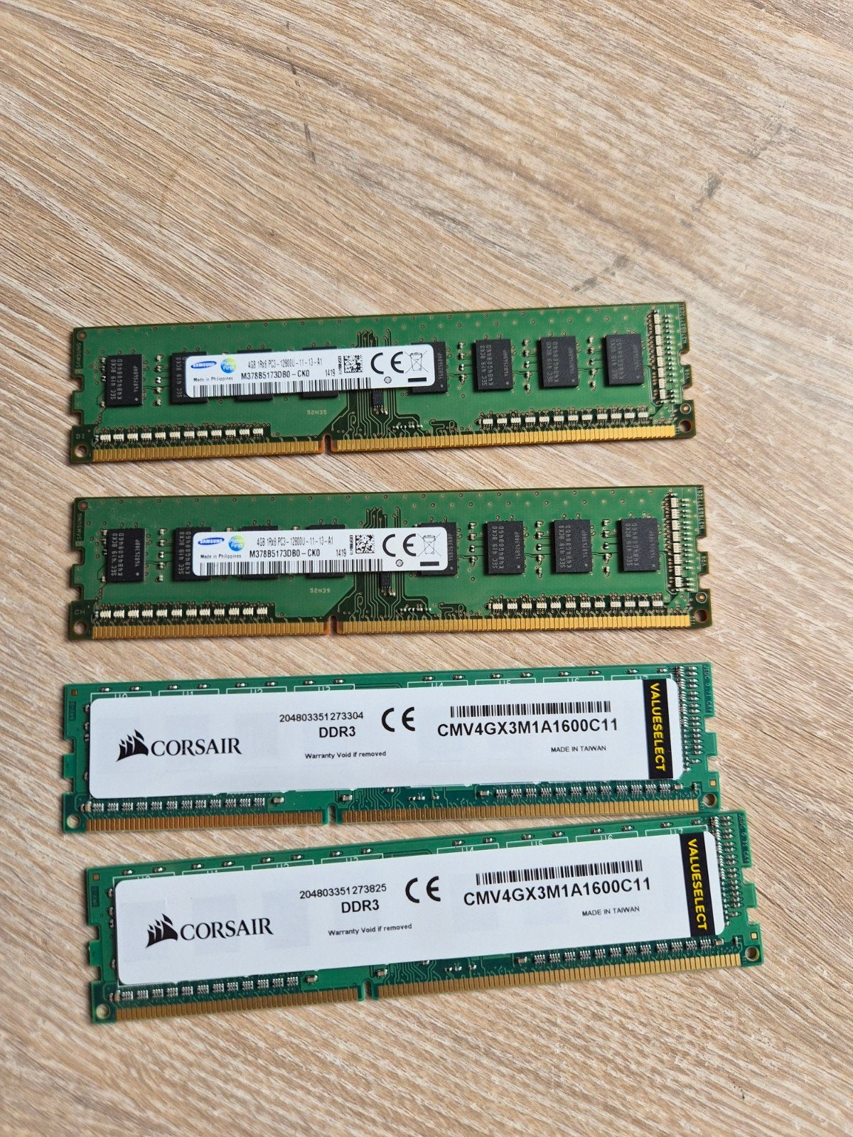 2x crosair ddr3 4GB + 2x samsung 4GB, Computers en Software, RAM geheugen, Ophalen of Verzenden, DDR3, Desktop, 4 GB
