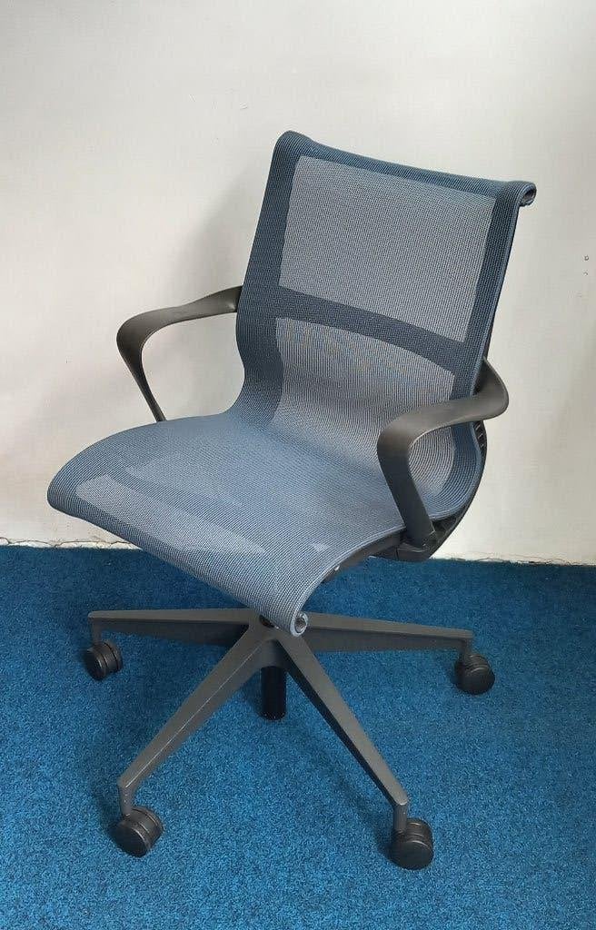 Herman Miller Setu Stoel Bureaustoel - Vergaderstoel !, Huis en Inrichting, Bureaustoelen, Ophalen, Blauw, Zo goed als nieuw, Bureaustoel
