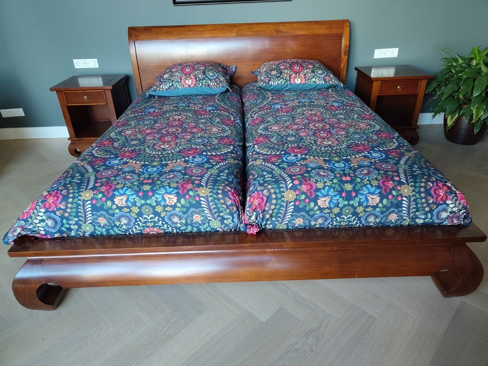 Teak massief bed/ nachtkastjes/ elekt lattebodem, Huis en Inrichting, Ophalen of Verzenden, Gebruikt, Tweepersoons, Koloniaal/ indonesisch