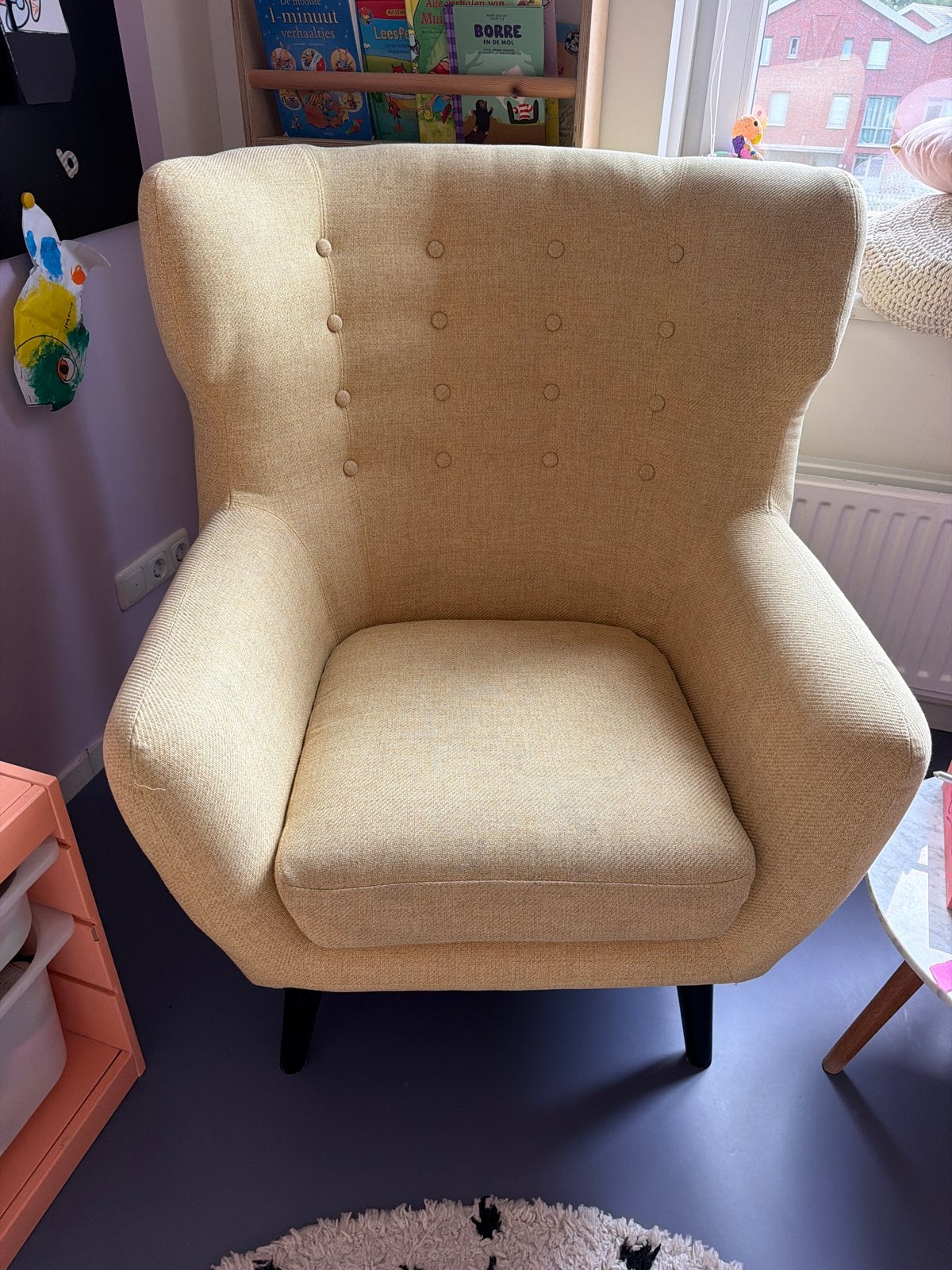 Made design stoel ‘Kubrick Wing Back Chair’ okergeel, Huis en Inrichting, Fauteuils, Gebruikt, 75 tot 100 cm, Ophalen of Verzenden
