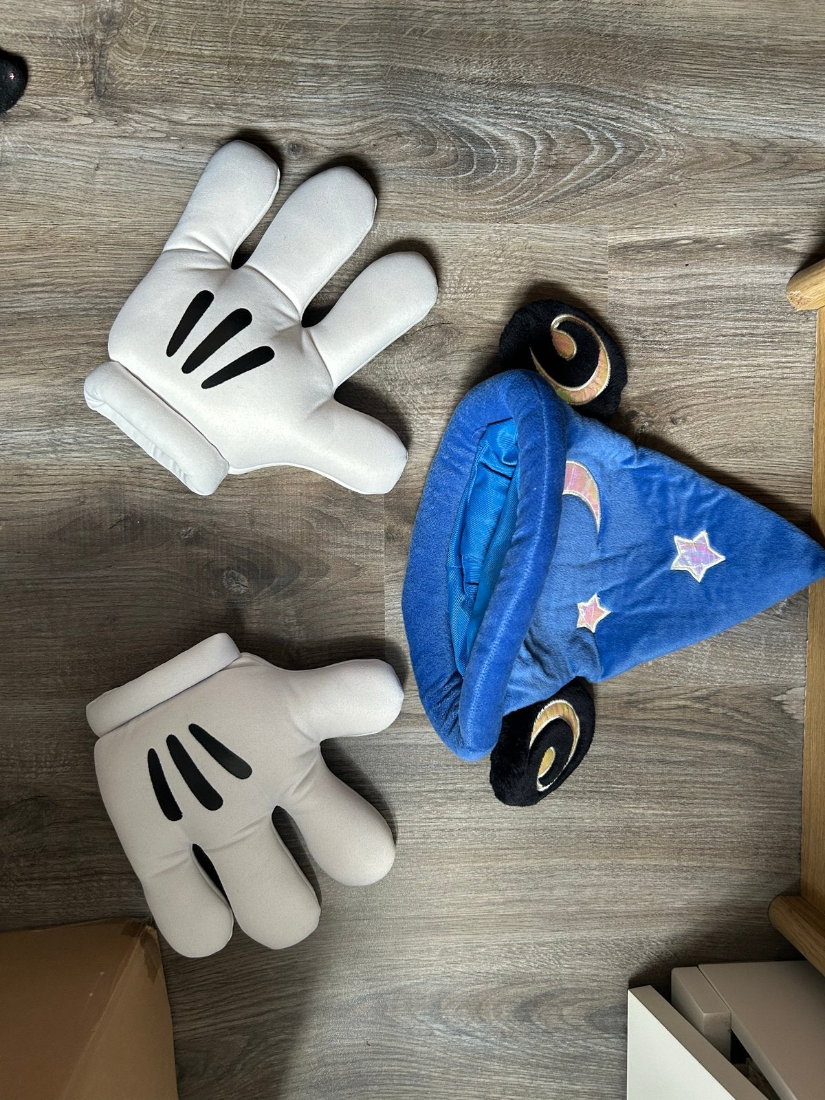 Mickey Mouse set: handschoenen en tovenaarshoed, Ophalen of Verzenden, Zo goed als nieuw