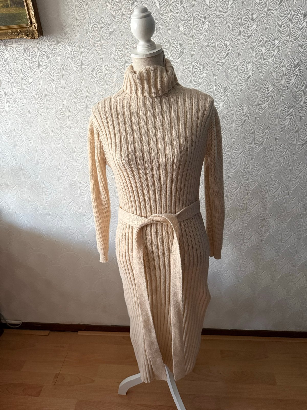Shein gebreide jurk met col en ceintuur - Maat S, Beige, Nieuw, Ophalen of Verzenden, Maat 36 (S)