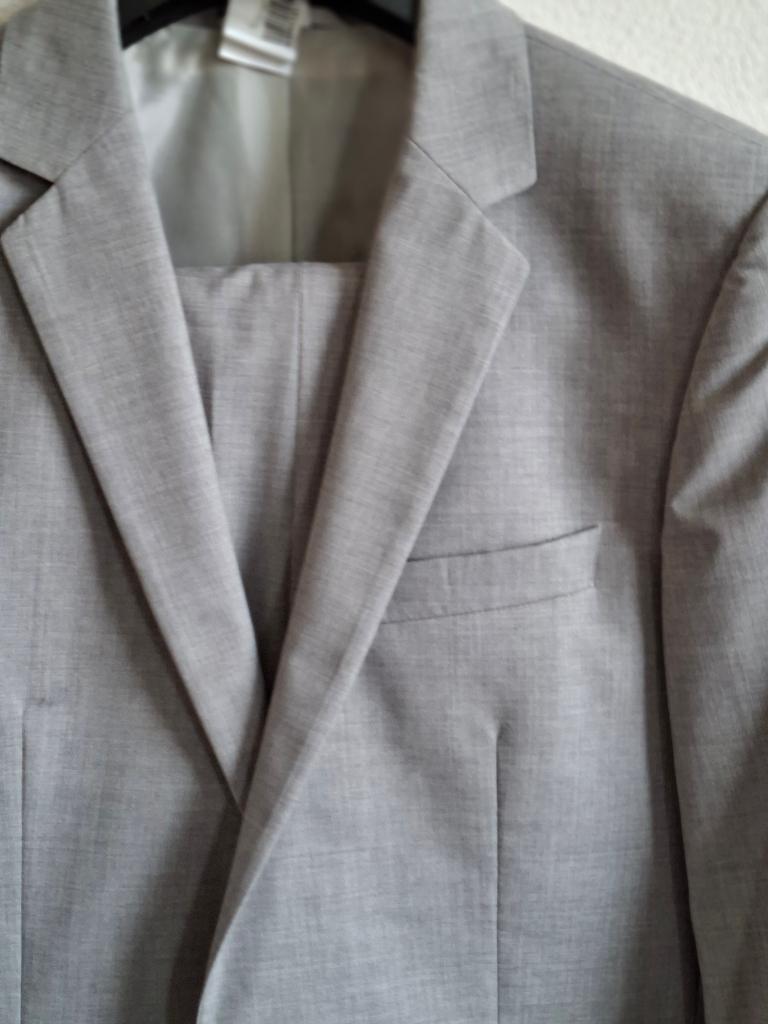 Hugo Boss kostuum kleur grijs maat 46., Kleding | Heren, Ophalen of Verzenden, Zo goed als nieuw, Hugo Boss, Grijs
