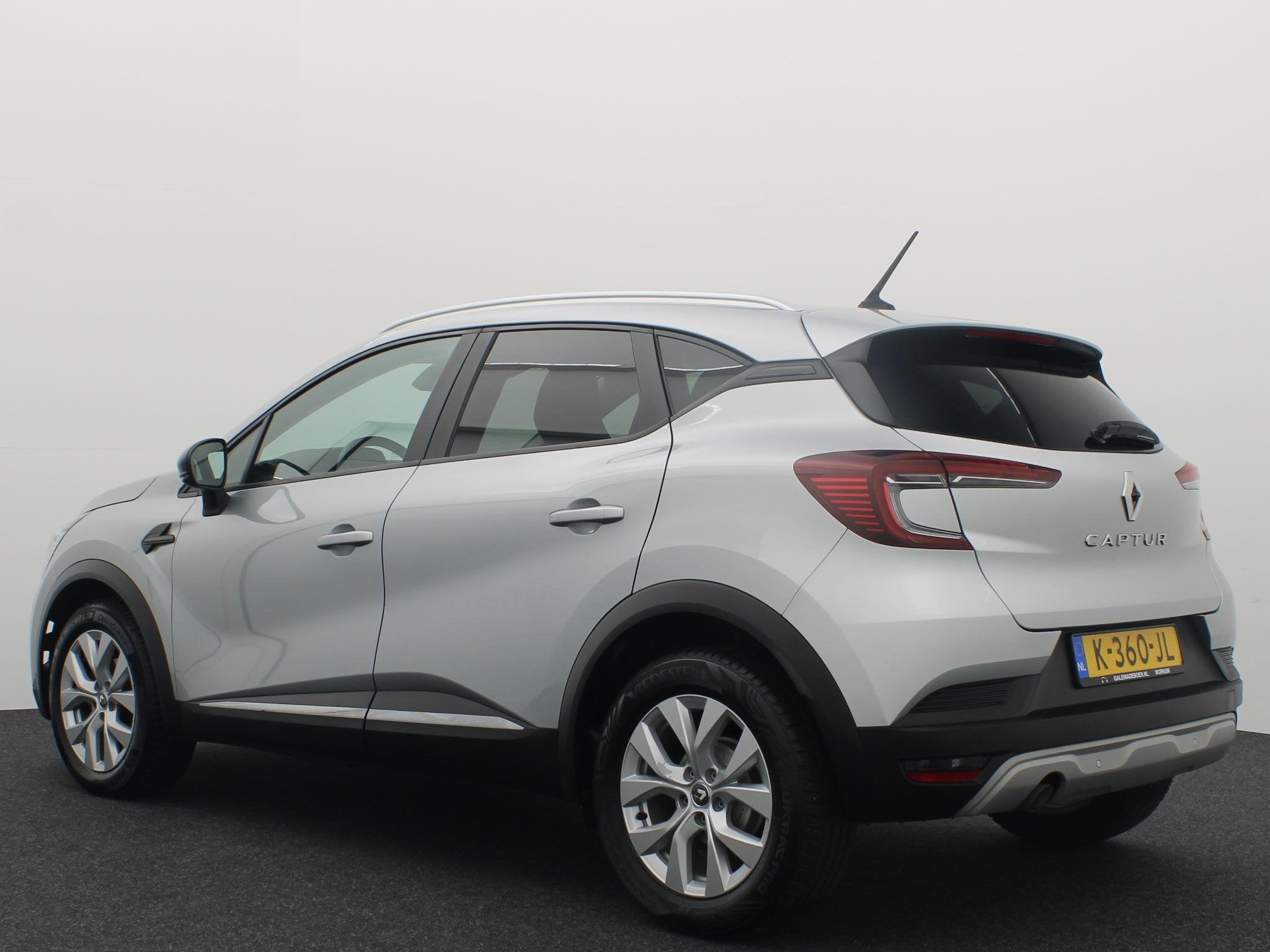 Renault Captur 1.0 TCe 90 Zen CAMERA / NAVI / AIRCO / FULL L, Auto's, Voorwielaandrijving, Dealer onderhouden, Stof, Gebruikt