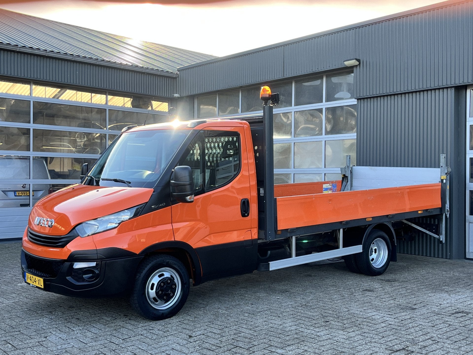 Iveco Daily 35C14 2.3 375 Laadklep 500kg Trekhaak 3500kg tre, 13 km/l, Gebruikt, Iveco, Origineel Nederlands