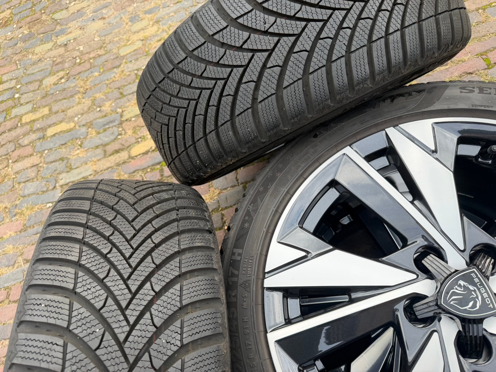 NIEUWE /demo 17” Peugeot 308 velgen + 225/45R17 winterbanden, Banden en Velgen, Nieuw, 17 inch, 225 mm