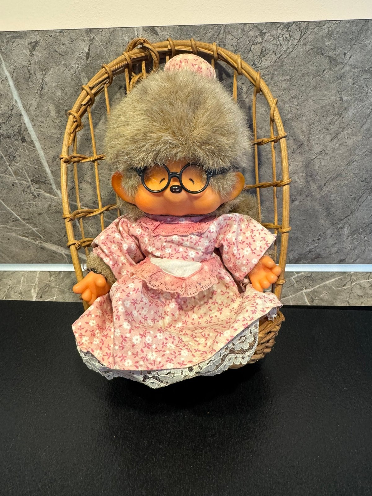 Originele Monchhichi Oma met Bril & Label (Sekiguchi 1974), Ophalen of Verzenden, Zo goed als nieuw