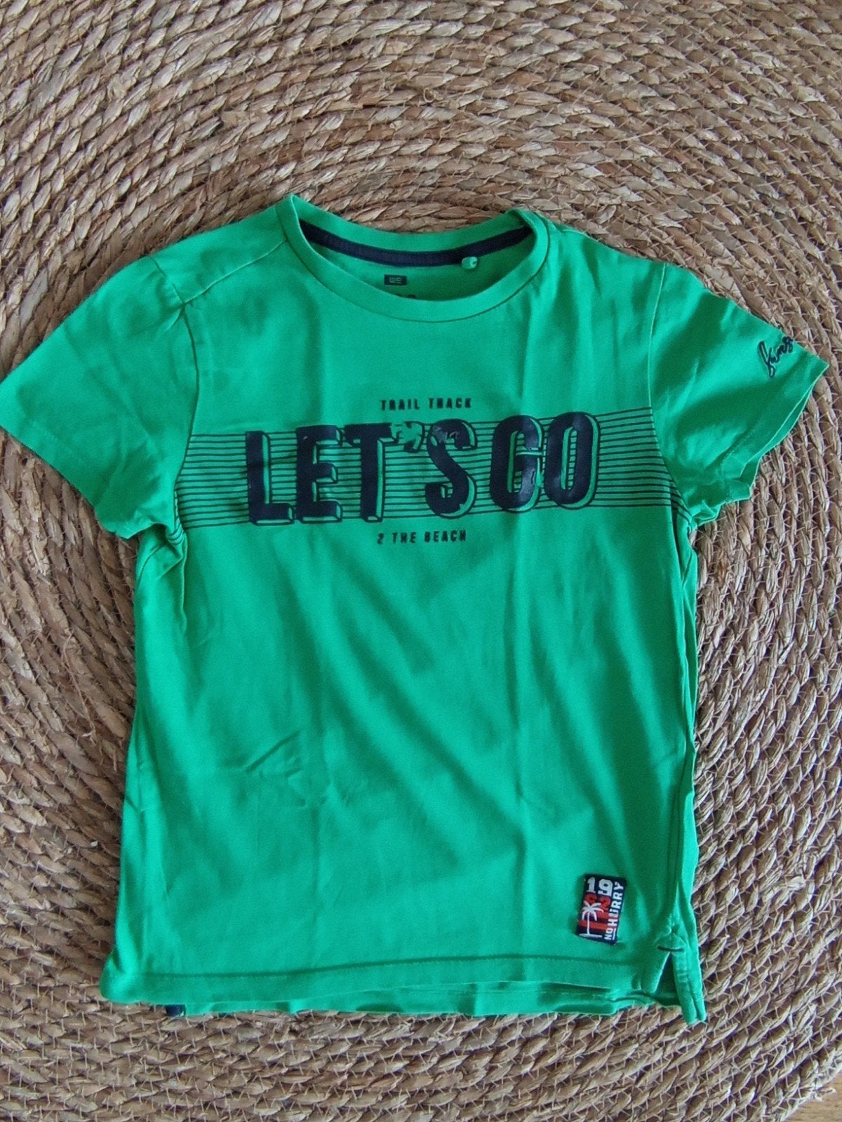 WE Groen T-shirt 'Let's Go' - Maat 122/128, Kinderen en Baby's, Kinderkleding | Maat 128, Gebruikt, WE, Ophalen of Verzenden, Shirt of Longsleeve