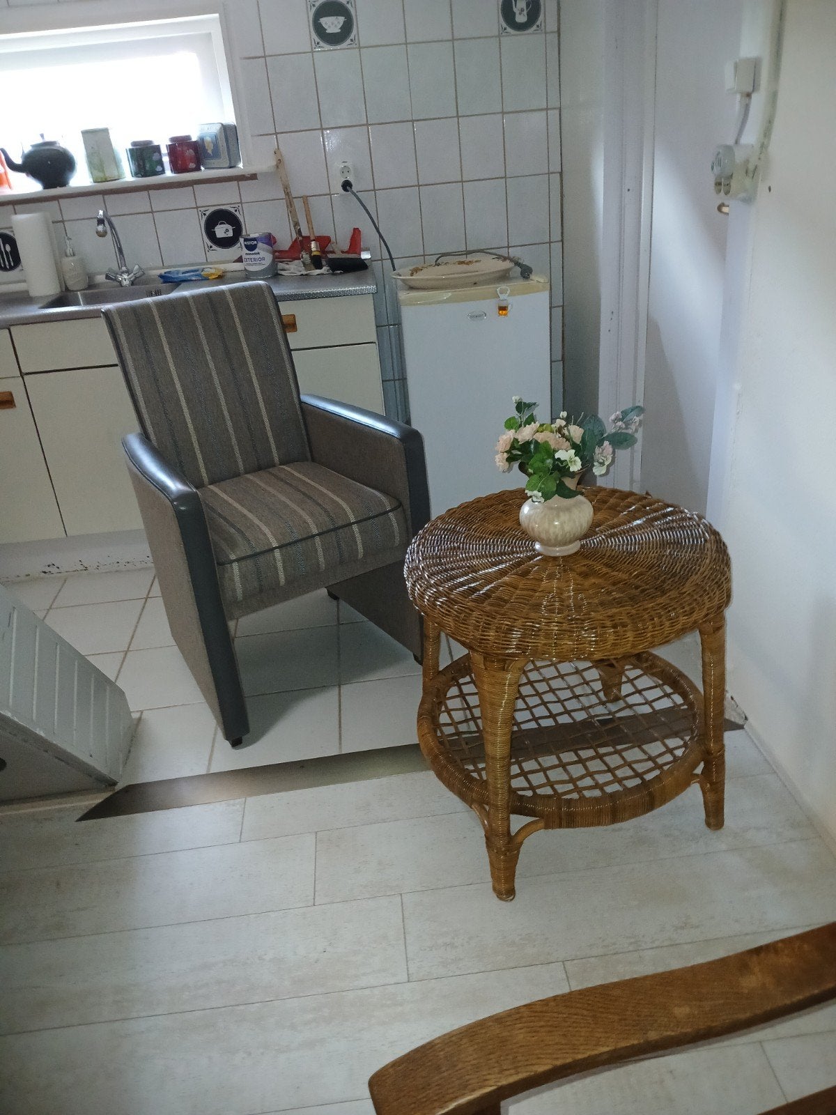 Rotan tafel met fauteuil, Gebruikt, Bruin, Eén, Stof