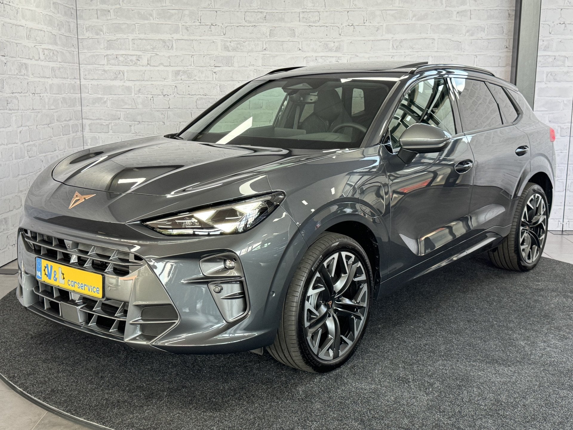 CUPRA Terramar 1.5 TSI e-Hybrid Pano Trekhaak Sennheiser HUD, 4 cilinders, Bedrijf, Hybride Elektrisch/Benzine, SUV of Terreinwagen
