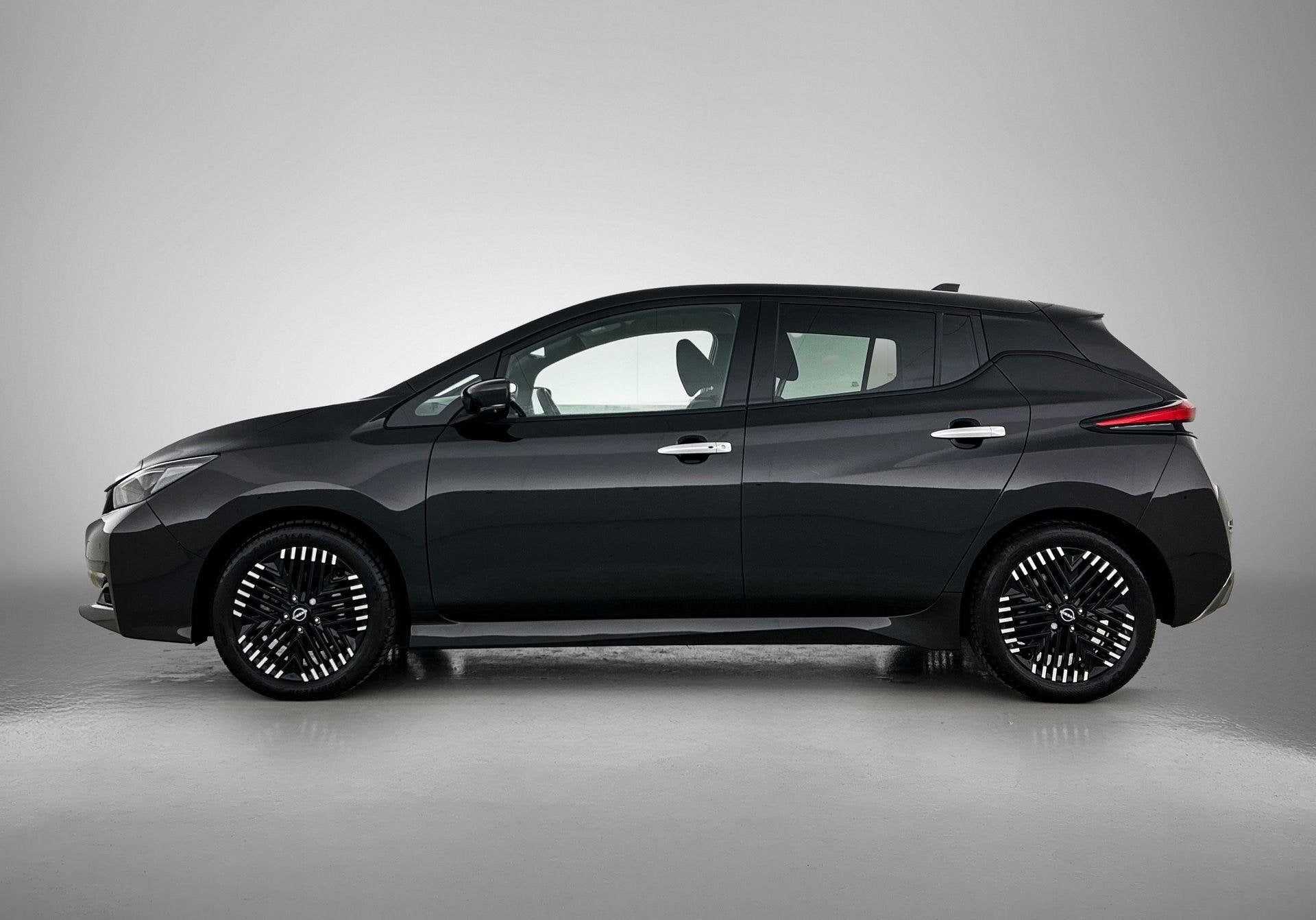 Nissan LEAF N-Connecta 39 kWh 150PK | Navigatie | 360 Camera, Gebruikt, 150 pk, Zwart, Origineel Nederlands