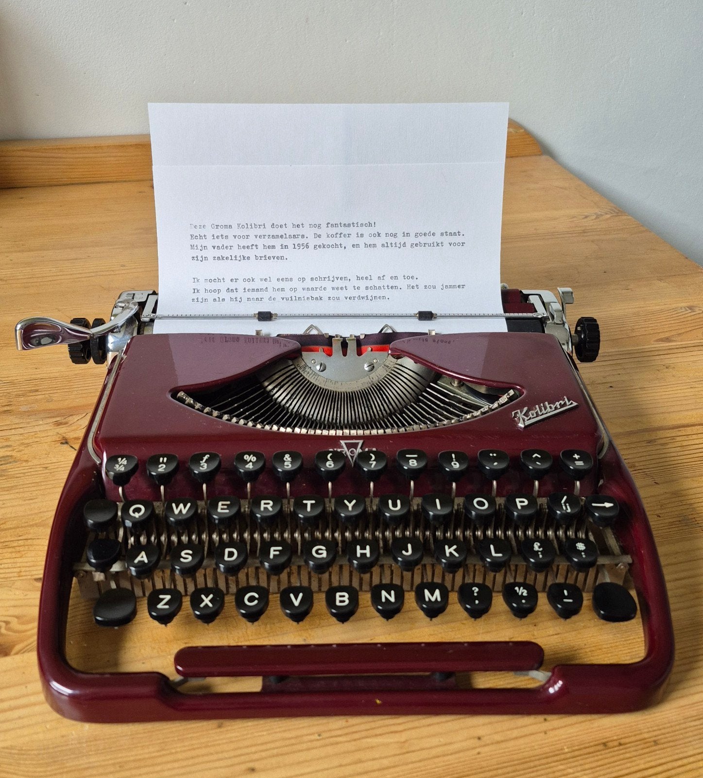 Typemachine GROMA Kolibri, bordeauxrood 1956, Diversen, Typemachines, Ophalen, Gebruikt