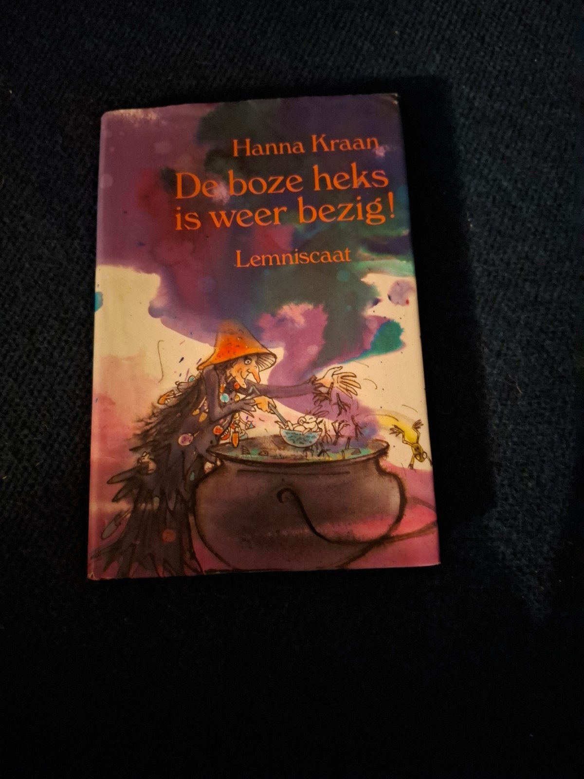 Hanna Kraan - De boze heks is weer bezig!, Ophalen of Verzenden, Gelezen, Hanna Kraan, Fictie algemeen