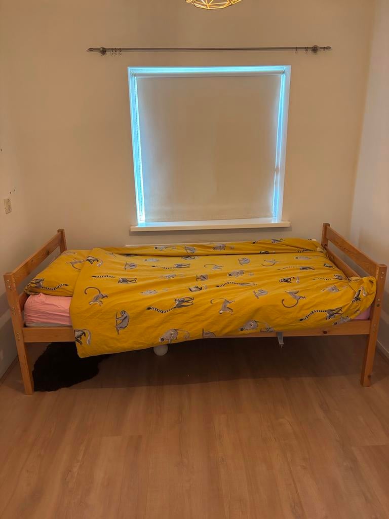 Eenpersoonsbed 200x90 cm inclusief matras