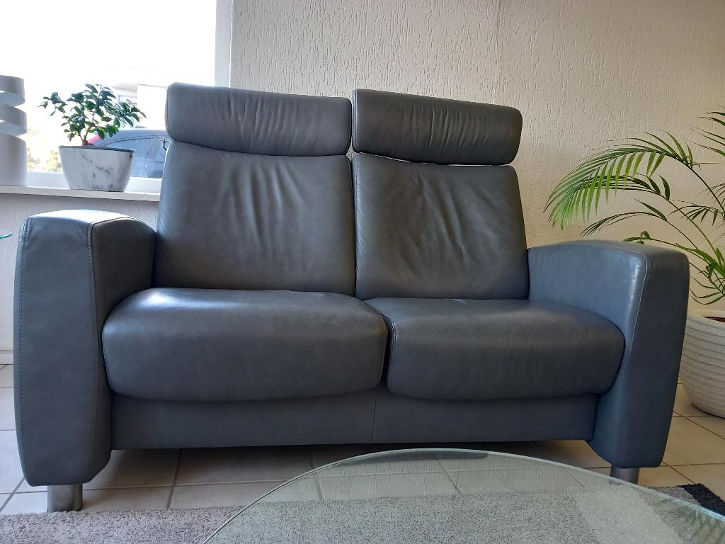 Stressless 2-zitsbank en bijpassende stoelen., Ophalen, Gebruikt, Tweepersoons, 75 tot 100 cm
