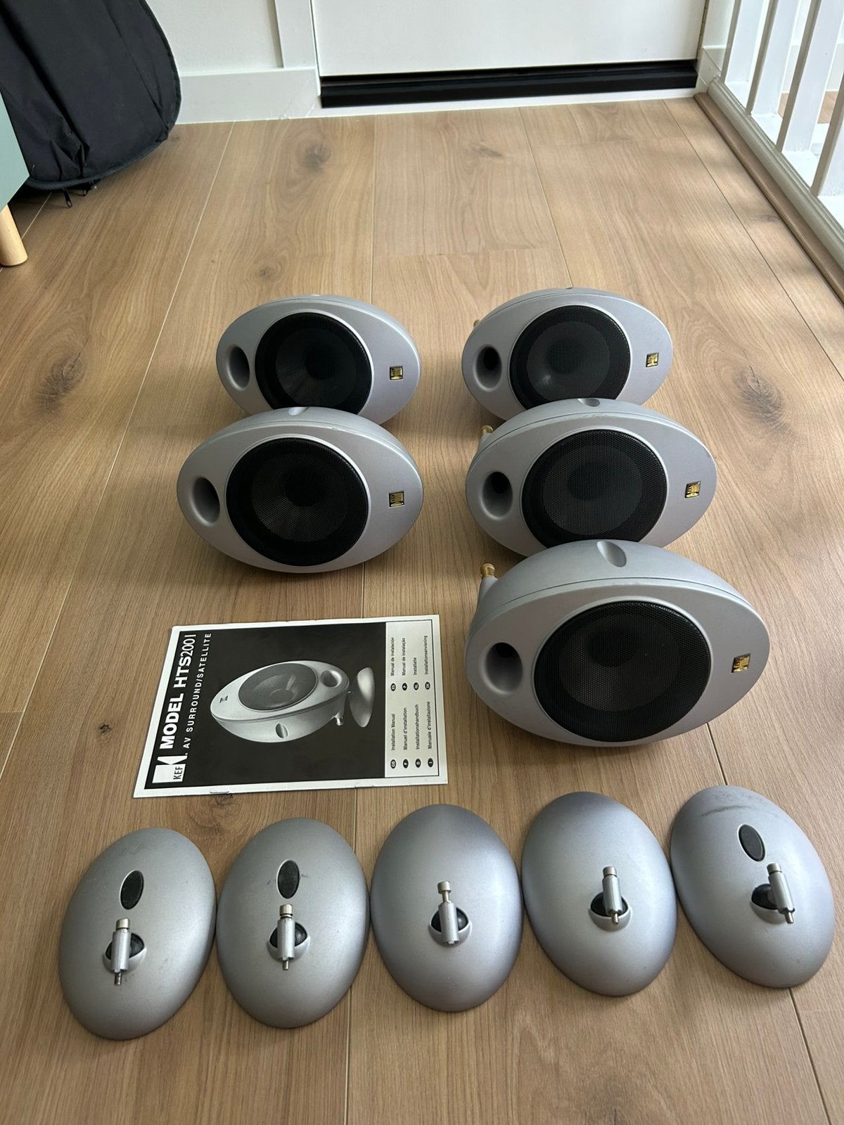 Kef HTS2001 eitjes, 5 stuks, Gebruikt, Ophalen of Verzenden, 60 tot 120 watt, Surroundset