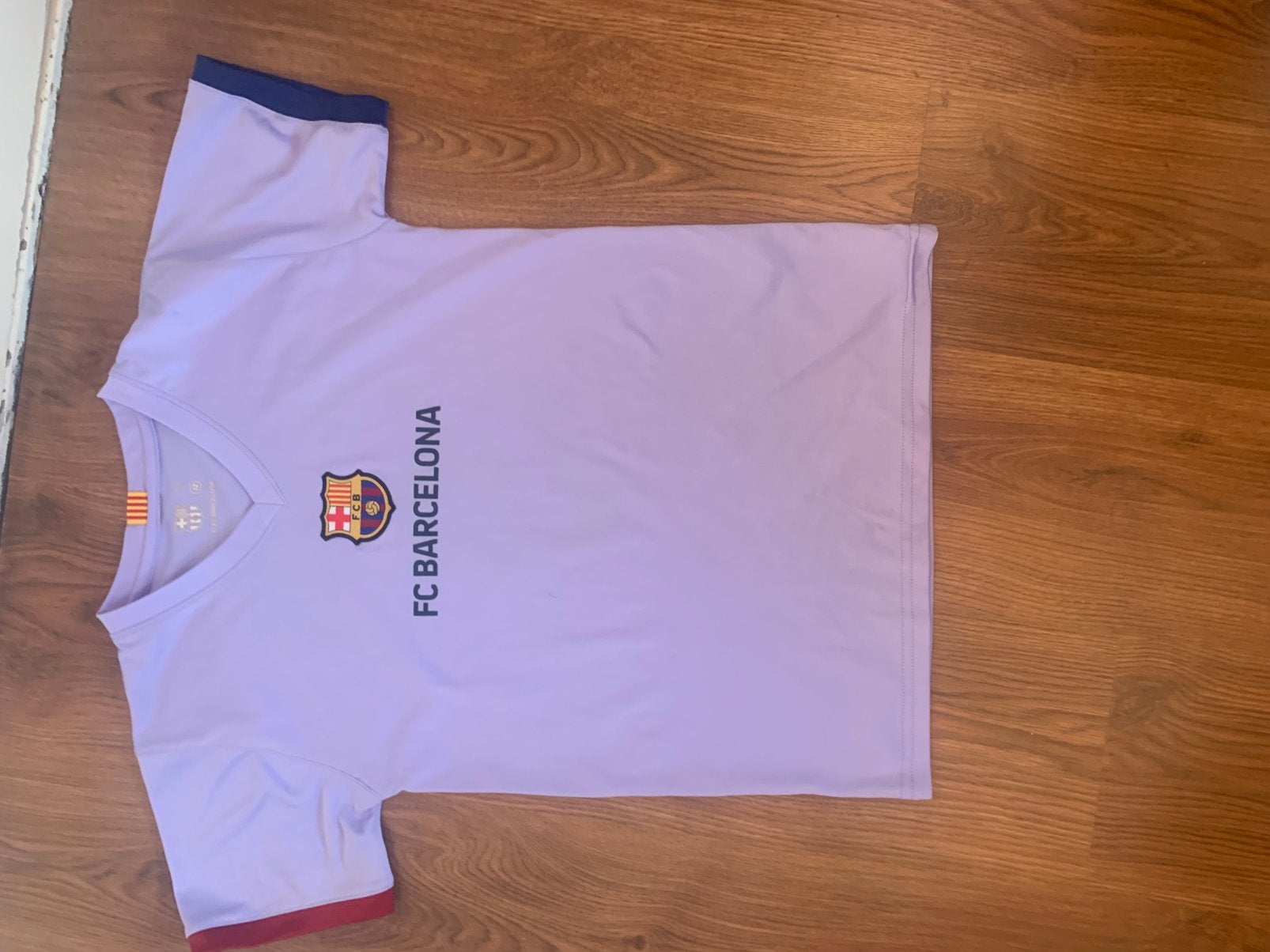 Vietbalshirtje barcelona, Ophalen of Verzenden, Zo goed als nieuw, Paars