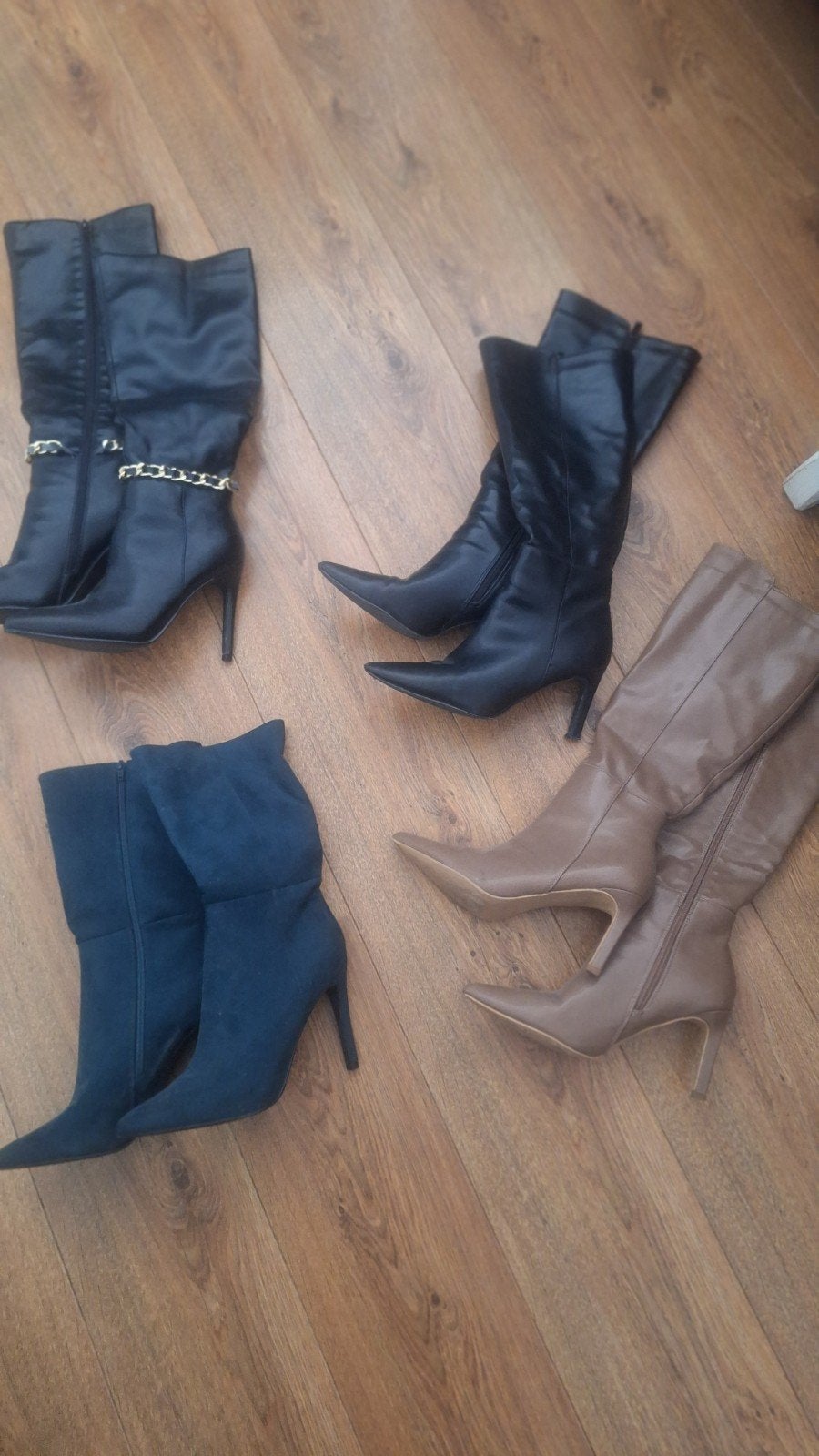 4 paar laarzen maat 39 - Zwart, Beige, Groen, Hoge laarzen, Overige kleuren, Ophalen of Verzenden, Zo goed als nieuw